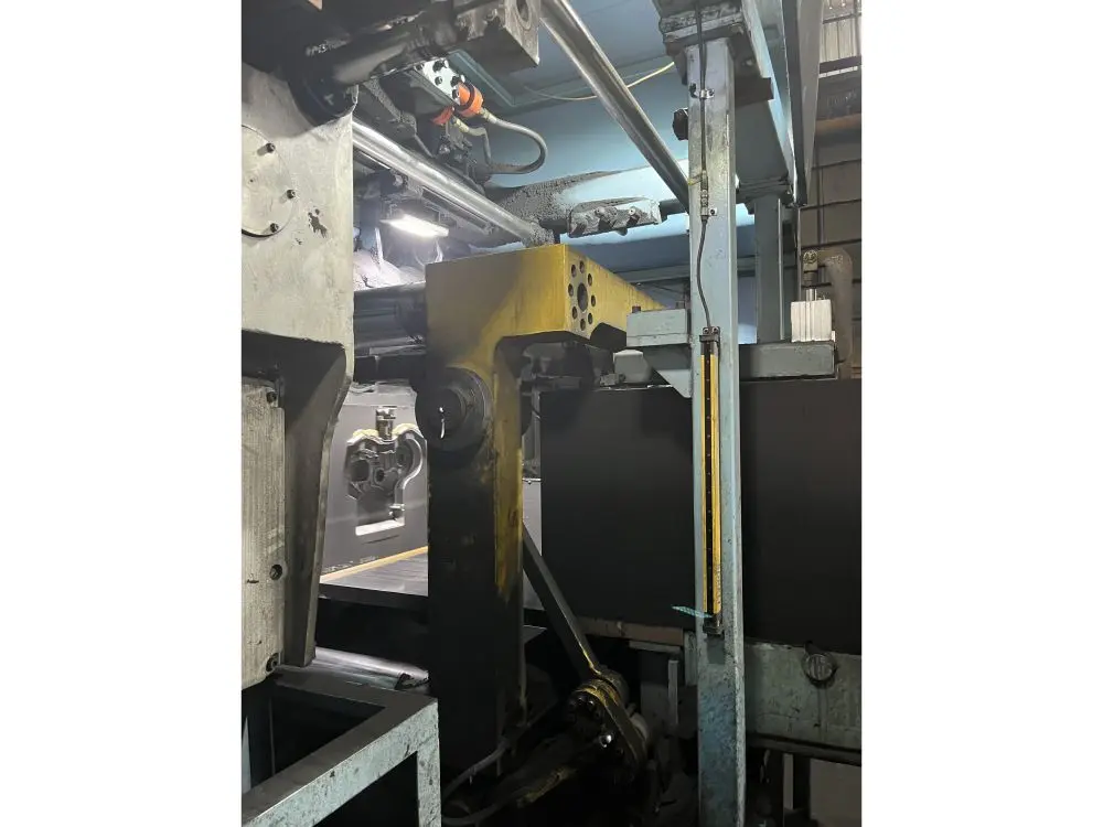Automatic Clay  Green sand moulding production line Vertical Flaskless Molding Machine-3 (1.jpg