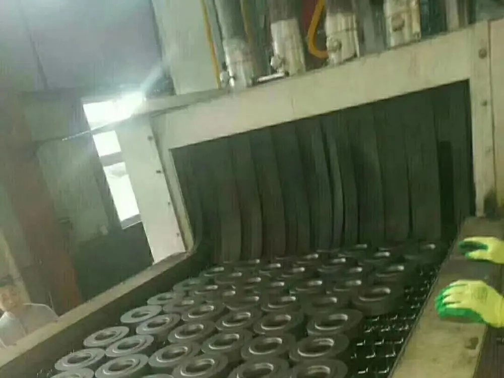 Mesh Belt Shot Blasting Machine  Wire mesh conveyor shot blast machine  Wire belt blast machine (3).jpg