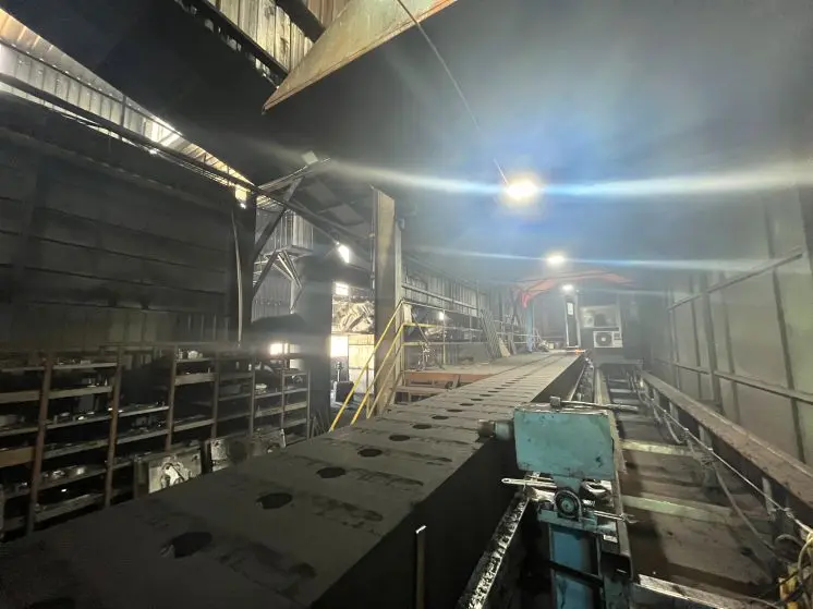 Automatic Claygreen sand moulding production line Vertical Flaskless Molding Machine (23)tq8