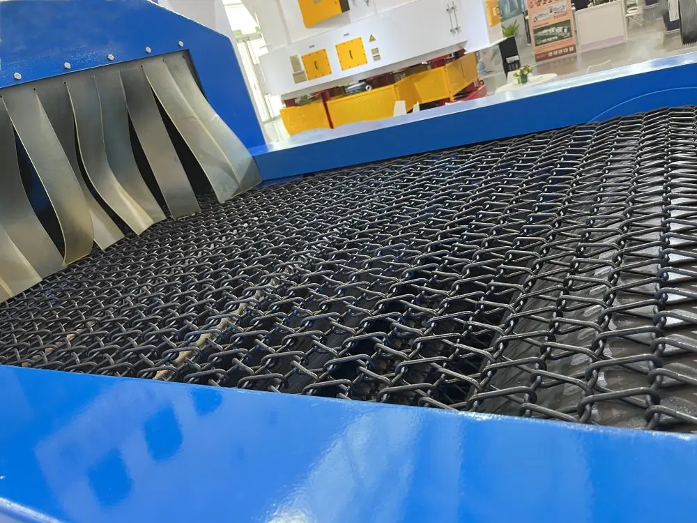 Mesh Belt Shot Blasting Machine / Wire mesh conveyor shot blast machine / Wire belt blast machine