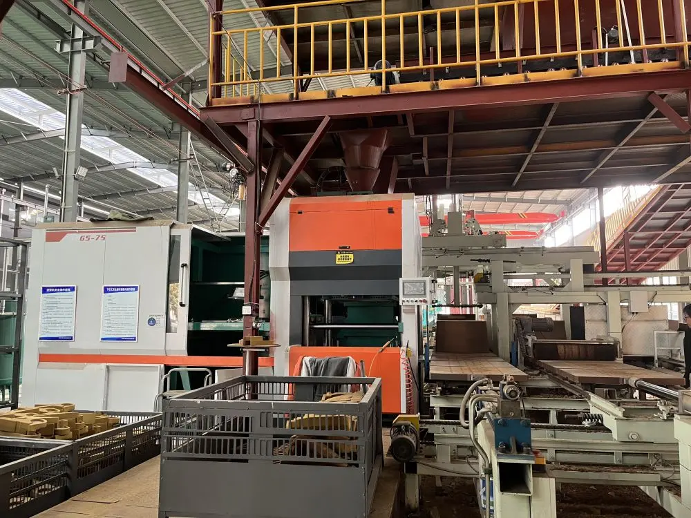 Automatic Claygreen sand moulding production line Horizontal Flaskless Molding Machine (1).jpg