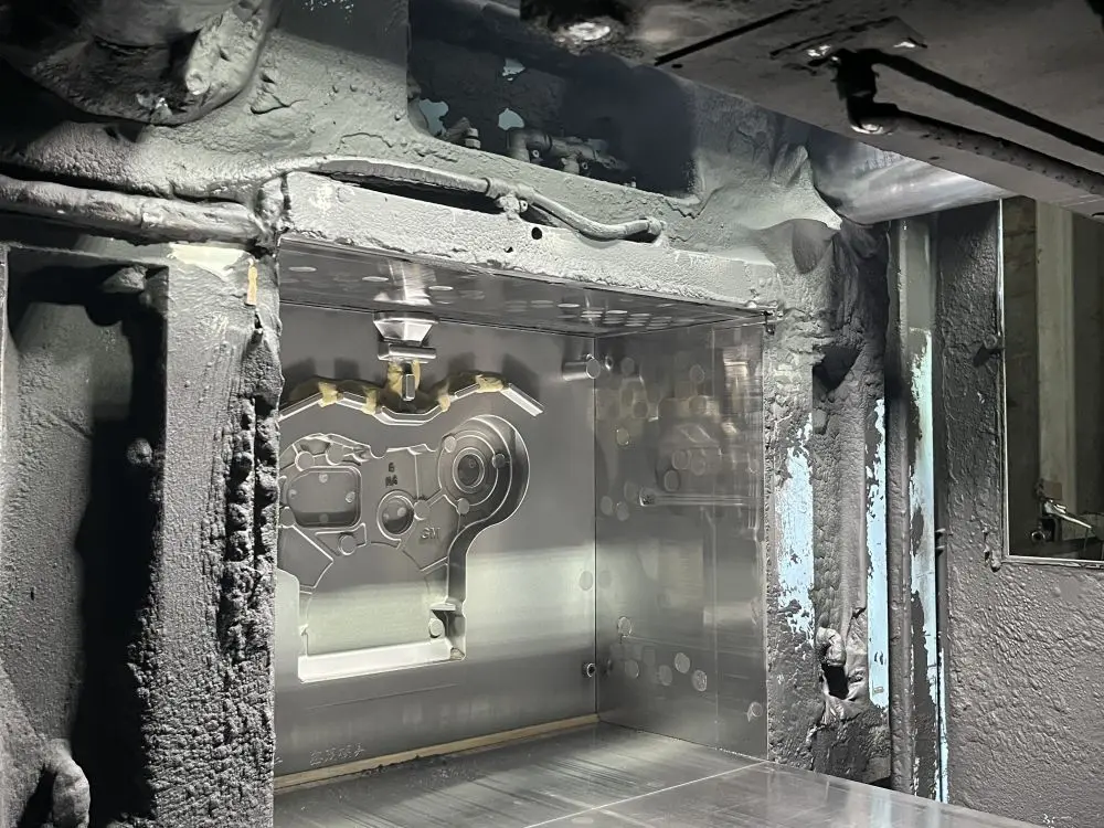 Automatic Clay  Green sand moulding production line Vertical Flaskless Molding Machine-3 (1 (4).jpg